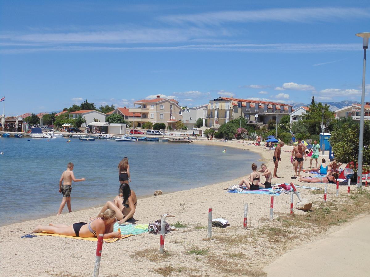 Hotel Beni Vrsi Luaran gambar